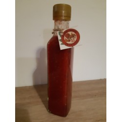 Vinaigre sucré à la pulpe de framboises. Harmonie entre acidité et goût puissant de fruits rouges