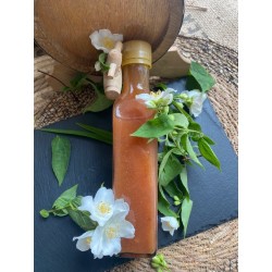 Vinaigre sucré à la pulpe de coings frais cueillis dans l'Aisne. Saveur intense de coings