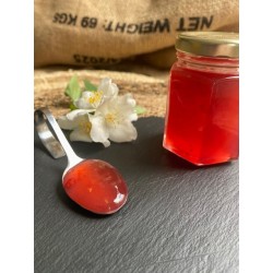 Plonger dans l'exotisme avec cette gelée qui marie habilement le litchi et le goyave avec l'acidité de la framboise.